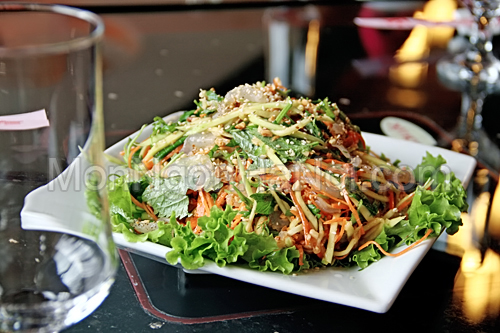 Khám phá nhà hàng Bách Lộc 